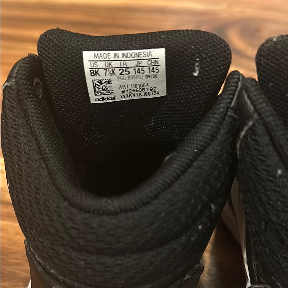 Kids Adidas Velcro Strap Sneakers, 8 - Picture 5 of 6